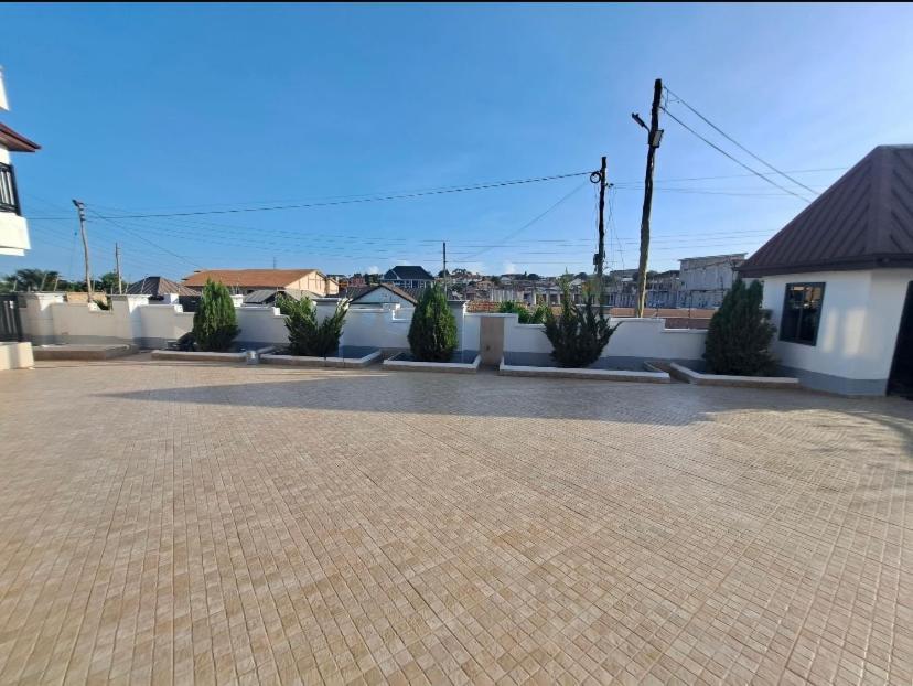 Baffour Apartments Adiebeba Εξωτερικό φωτογραφία