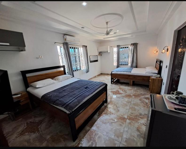 Baffour Apartments Adiebeba Εξωτερικό φωτογραφία