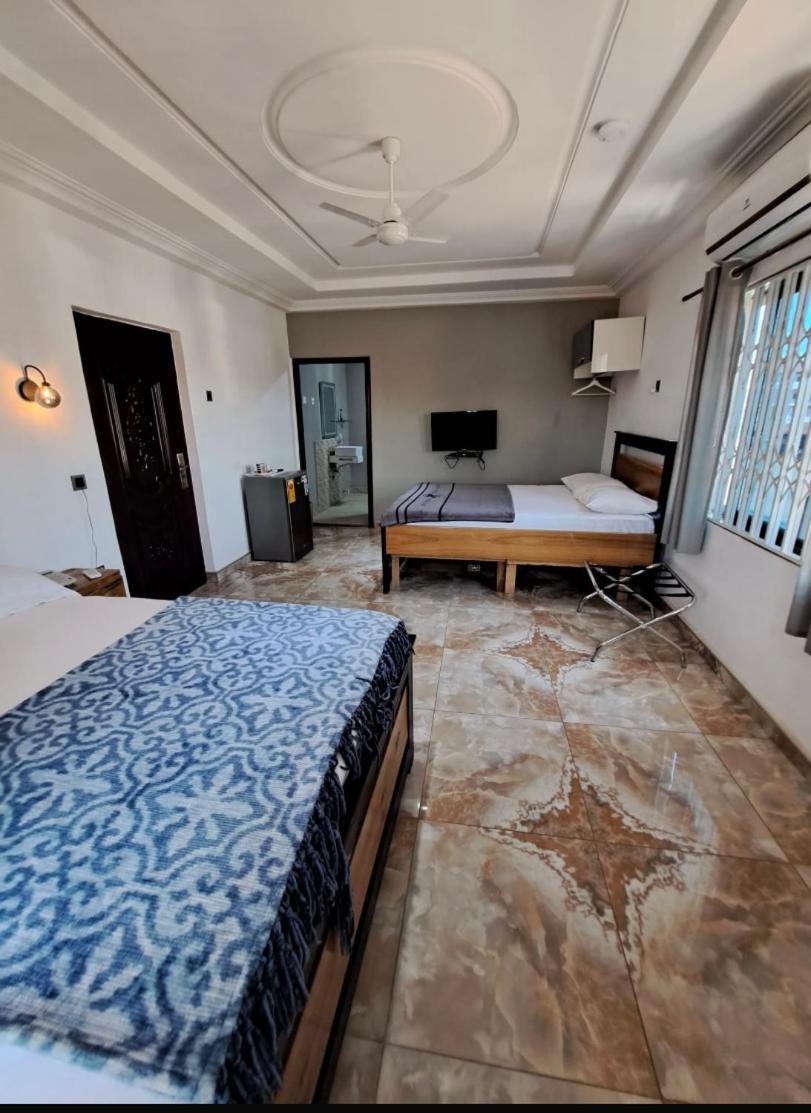 Baffour Apartments Adiebeba Εξωτερικό φωτογραφία
